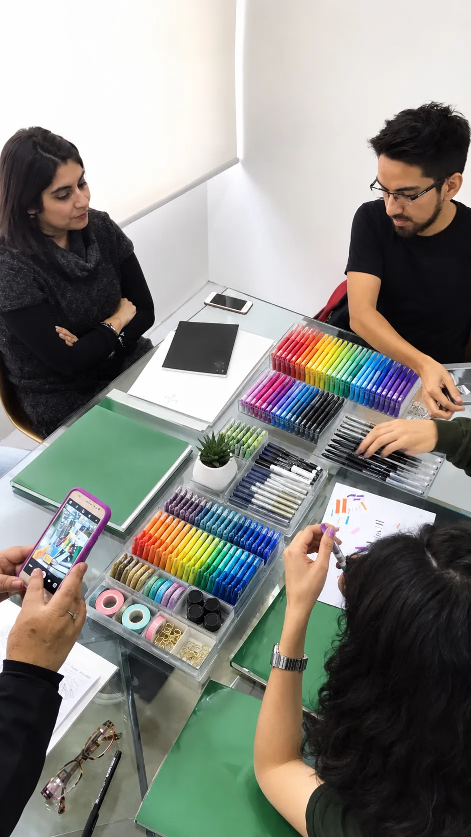 Taller de lettering de EbiotecStudio en acción